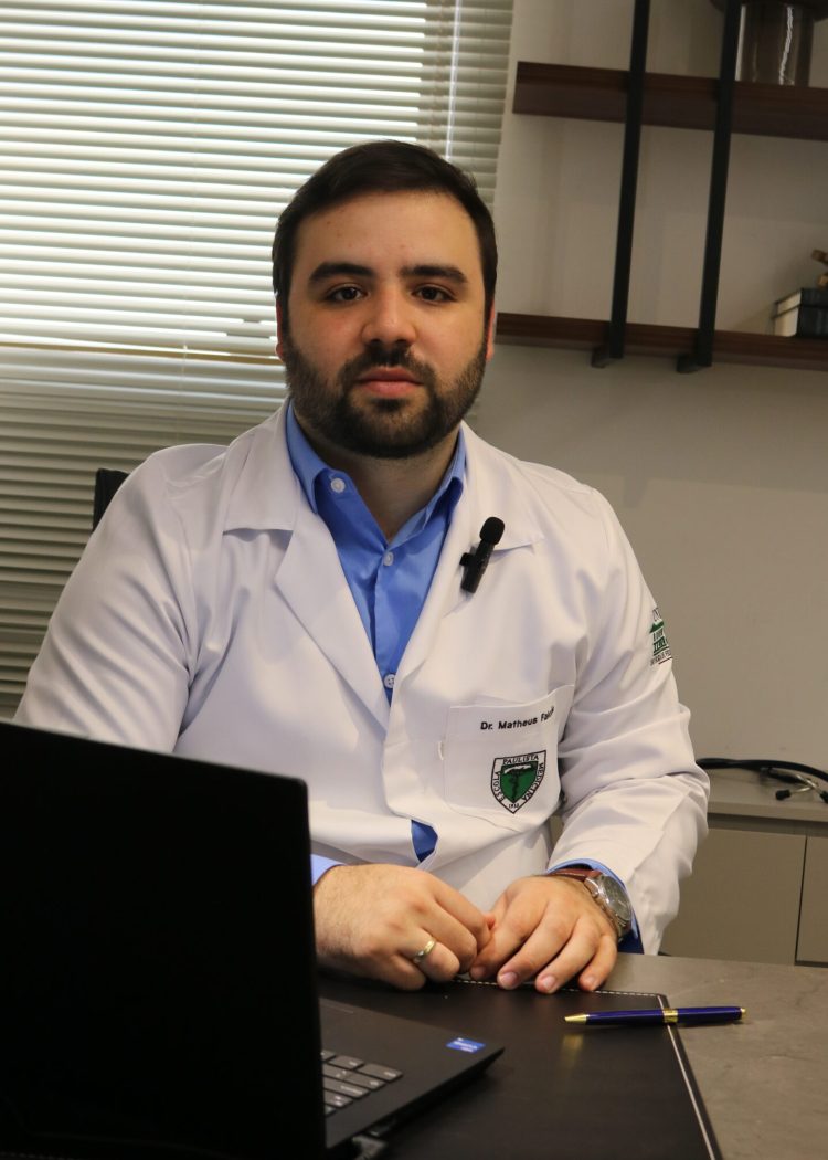 Matheus Falcão (Nefrologista)